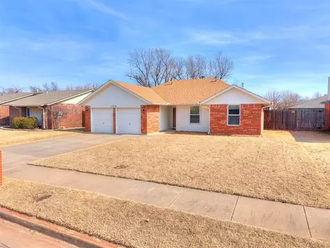 1316 Greenfield Dr, Edmond, OK 73012