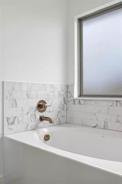 Bath - 3801 Eureka Dr, Norman, OK 73069 photo 7 of 7