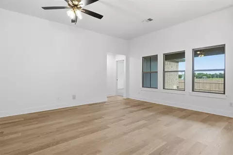 Living - 3801 Eureka Dr, Norman, OK 73069 photo 2 of 3