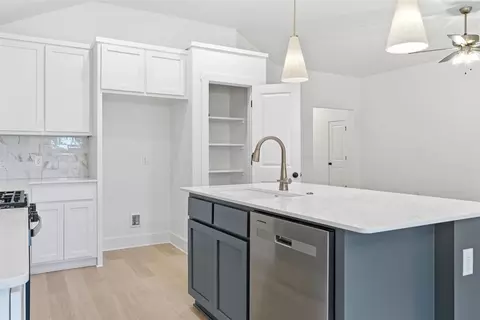 Kitchen - 3801 Eureka Dr, Norman, OK 73069 photo 3 of 5