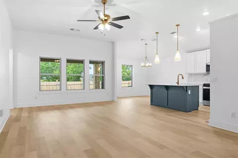 Living - 3801 Eureka Dr, Norman, OK 73069 photo 1 of 3
