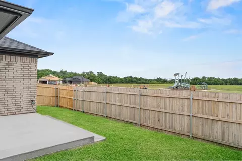 Exterior - 3801 Eureka Dr, Norman, OK 73069 photo 3 of 3