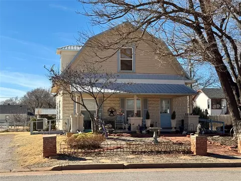 308 S Cearlock Ave, Cheyenne, OK 73628