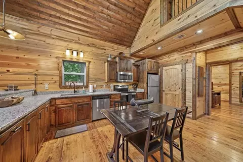 Kitchen - 69 Eagle Mountain Trl, Broken Bow, OK 74728 photo 2 of 2