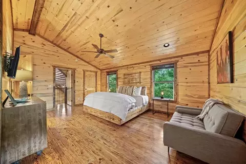 Bedroom - 69 Eagle Mountain Trl, Broken Bow, OK 74728 photo 3 of 6