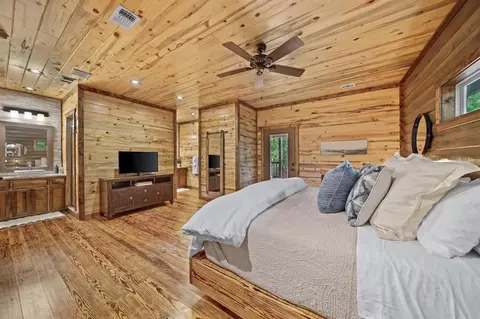 Bedroom - 69 Eagle Mountain Trl, Broken Bow, OK 74728 photo 6 of 6