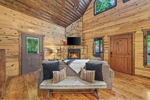 Living - 69 Eagle Mountain Trl, Broken Bow, OK 74728 photo 3 of 4