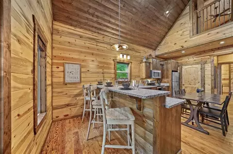 Dining - 69 Eagle Mountain Trl, Broken Bow, OK 74728 photo 2 of 2
