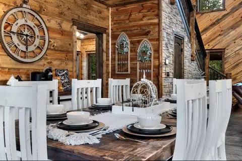 Dining - 925 W Eagle Mountain Trl, Broken Bow, OK 74728 photo 1 of 2