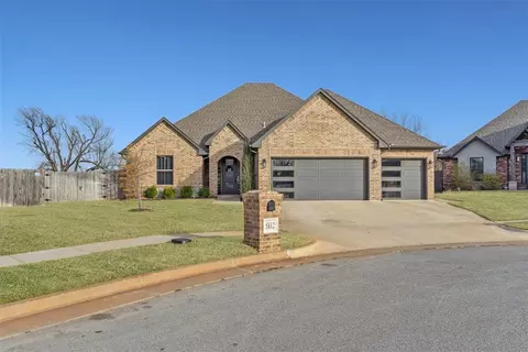 5812 Ledgestone Dr, Mustang, OK 73064