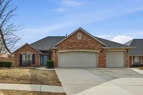 2636 SE 5th St, Moore, OK 73160