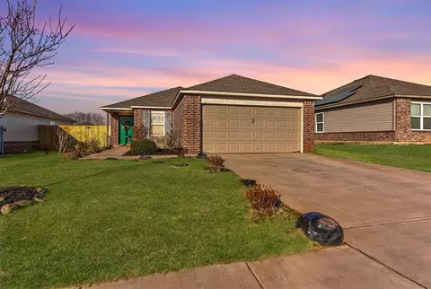 1120 Limestone Dr, Noble, OK 73068