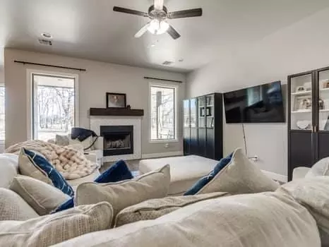 Living - 9400 Megans Way, Mcloud, OK 74851 photo 5 of 5