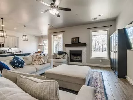 Living - 9400 Megans Way, Mcloud, OK 74851 photo 4 of 5
