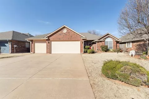 1941 Oxford St, Edmond, OK 73013