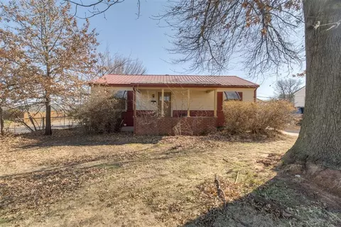 1820 Sandra Dr, Midwest City, OK 73110