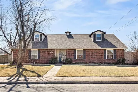 2220 Crosstrails, Edmond, OK 73003