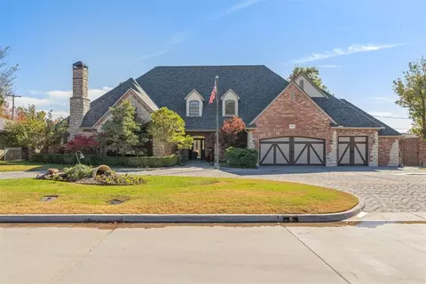 1808 Huntington Ave, Nichols Hills, OK 73116