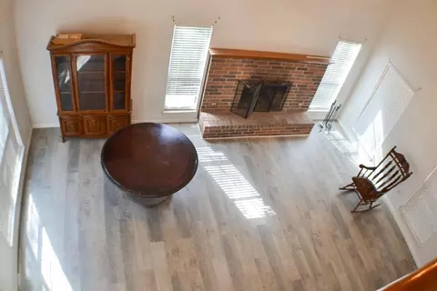 Living - 7372 W Dickson Rd, Ardmore, OK 73401 photo 2 of 2