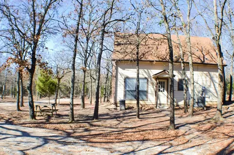 Exterior - 7372 W Dickson Rd, Ardmore, OK 73401 photo 3 of 4