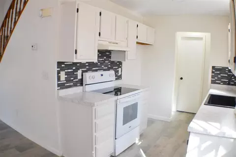 Kitchen - 7372 W Dickson Rd, Ardmore, OK 73401 photo 1 of 2