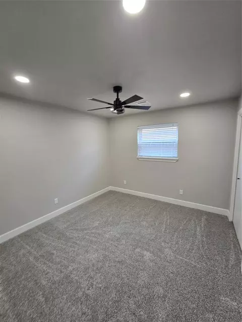 Bedroom - 613 Comanche Trl, Altus, OK 73521 photo 2 of 3