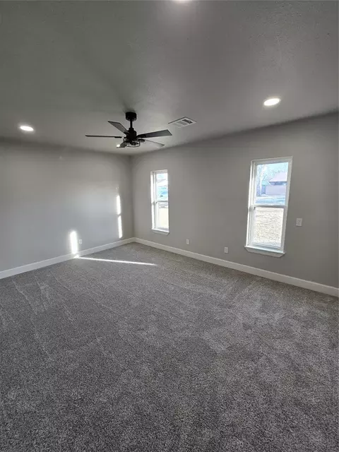 Bedroom - 613 Comanche Trl, Altus, OK 73521 photo 1 of 3