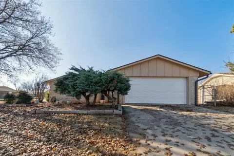 2802 NW 75th St, Lawton, OK 73505