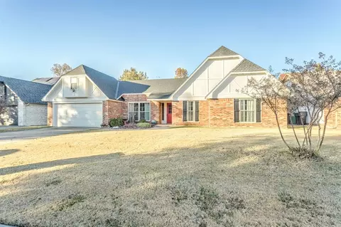 Exterior - 14016 Apache Dr, Edmond, OK 73013 photo 2 of 6