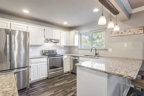Kitchen - 14016 Apache Dr, Edmond, OK 73013 photo 1 of 2