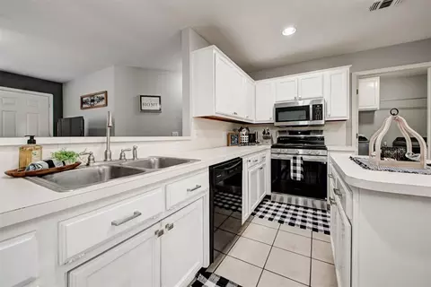 12429 NW 2nd St, Yukon, OK 73099