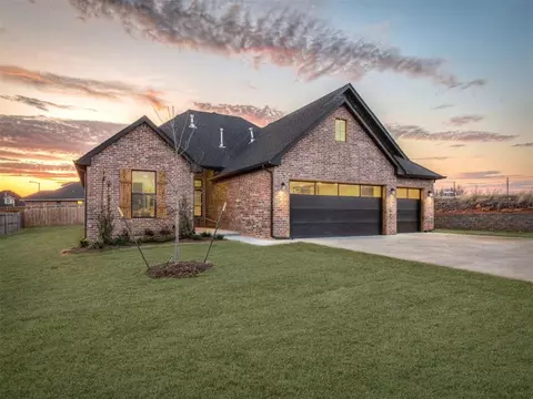 2240 E Thomas Ter, Mustang, OK 73064