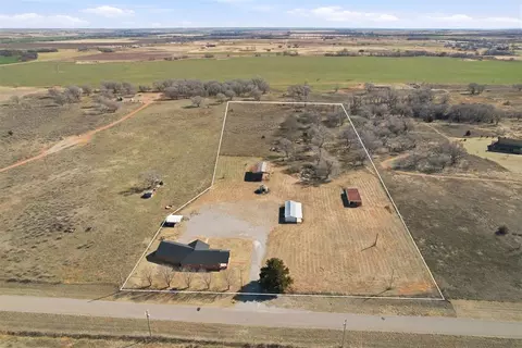 9448 N 2020 Rd, Hammon, OK 73650
