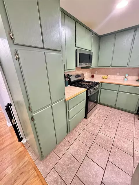 Kitchen - 401 E Davis St, Tipton, OK 73570 photo 3 of 3