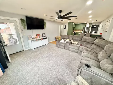 Living - 401 E Davis St, Tipton, OK 73570 photo 1 of 2