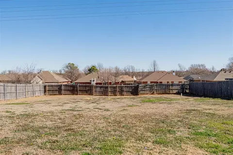 Exterior - 470 Timberidge Rd, Harrah, OK 73045 photo 5 of 5