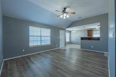470 Timberidge Rd, Harrah, OK 73045