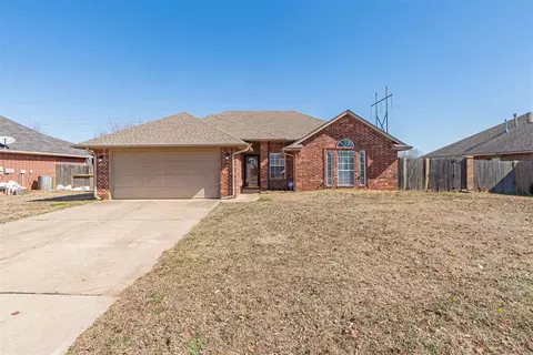 Exterior - 470 Timberidge Rd, Harrah, OK 73045 photo 1 of 5