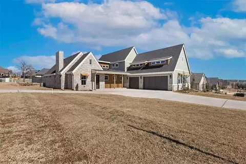 8101 Amber Ridge Dr, Edmond, OK 73034