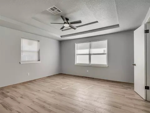 Bedroom - 809 SW 27th St, Moore, OK 73160 photo 1 of 3