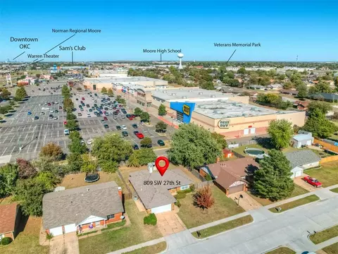 809 SW 27th St, Moore, OK 73160