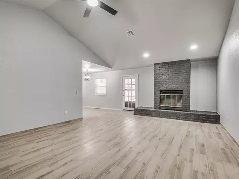 Living - 809 SW 27th St, Moore, OK 73160 photo 1 of 5