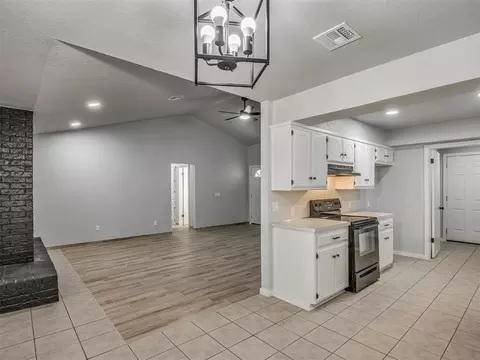 Other - 809 SW 27th St, Moore, OK 73160 photo 4 of 7