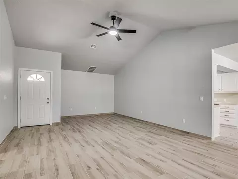 Living - 809 SW 27th St, Moore, OK 73160 photo 5 of 5