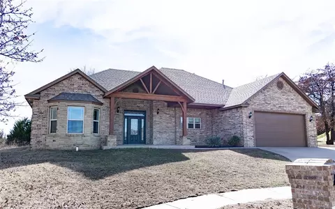 1786 Doc Bar Ave, Blanchard, OK 73010