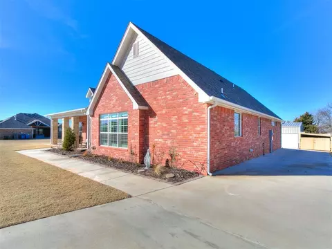 1235 Deer Rdg, Tuttle, OK 73089 photo 2