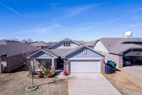 Exterior - 409 Scully Rd, Yukon, OK 73099 photo 6 of 7