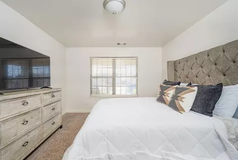 Bedroom - 409 Scully Rd, Yukon, OK 73099 photo 2 of 9