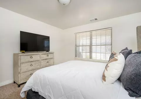 Bedroom - 409 Scully Rd, Yukon, OK 73099 photo 3 of 9