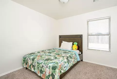 Bedroom - 409 Scully Rd, Yukon, OK 73099 photo 4 of 9